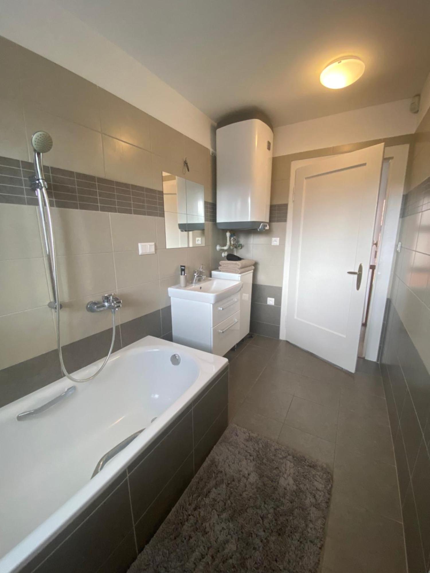 Apartman V Centru Krumlova เชสกี้ครุมลอฟ ภายนอก รูปภาพ